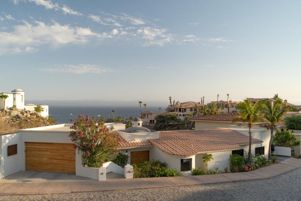 Los Cabos Pedregal Csl BEST VALUE HOME IN PEDREGAL. Positioned high in the prestigious gated community, Casa Nido del Mar captures the essence of luxury coastal living with sweeping Pacific Ocean – 11 Camino Del Pacífico, Cabo San Lucas, BS